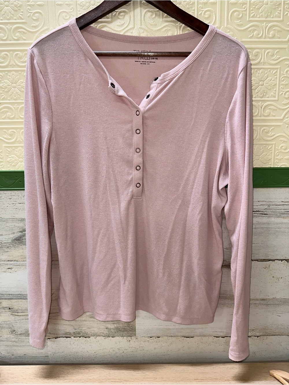 Time and Tru Light Pink Ribbed Henley Long Sleeve Top
